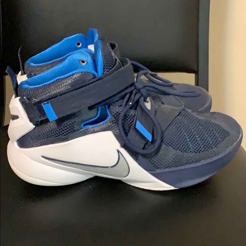 Nike Zoom Lebron Soldier 9